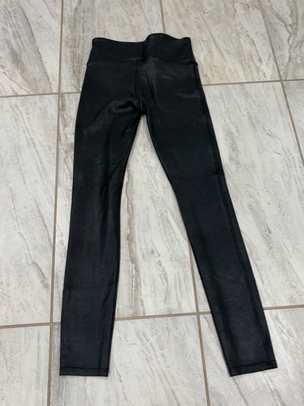 SPANX Faux Leather Leggings Women's Size Small Black.